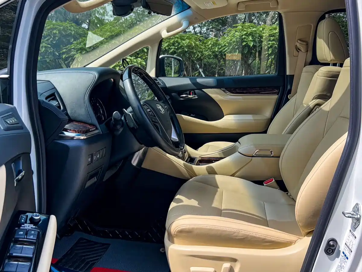 Toyota Alphard 2021 Hybrid 2.5L Luxury фото 5