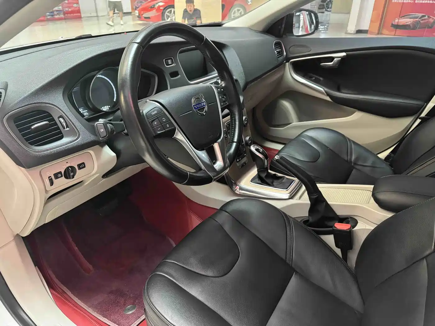 Volvo V40 2015 2015 Cross Country T5 AWD Zhiya Edition