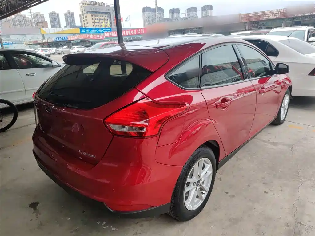 Фото 7 - Ford Focus