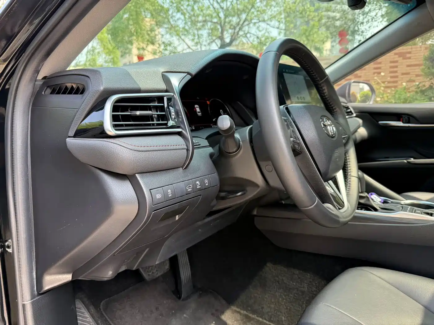 Toyota Camry 2021 2.5G Luxury Edition фото 10