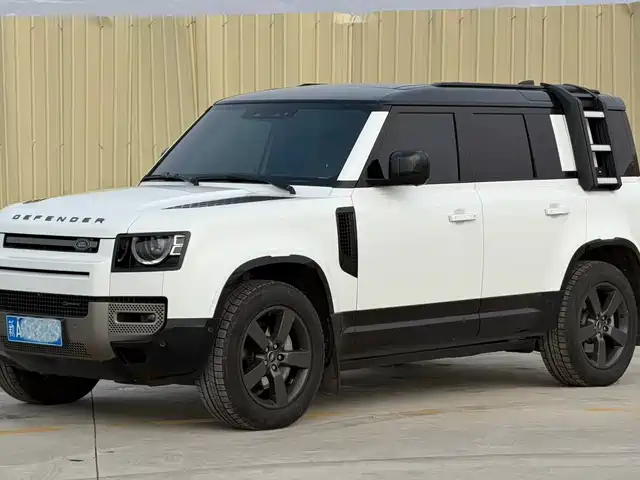 Land Rover Defender 110 3.0T P400 X-DYNAMIC HSE