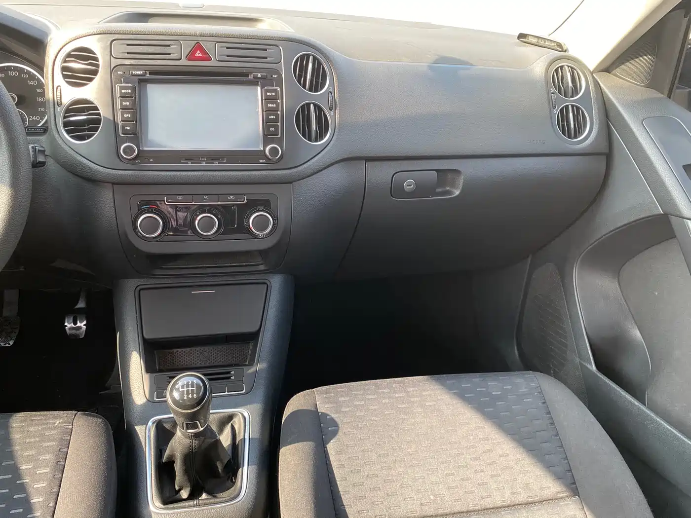 Volkswagen Tiguan 2012 1.8TSI Manual 2WD Metro Edition фото 12
