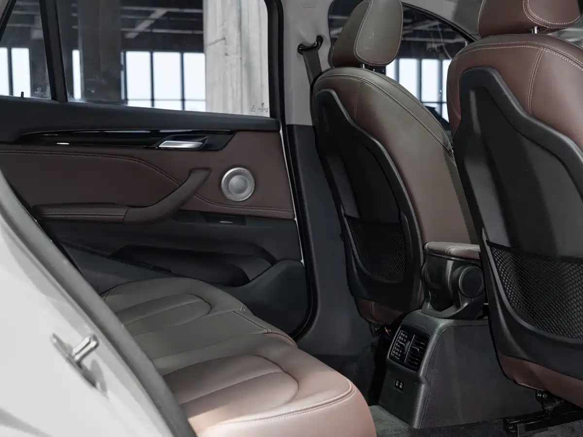 BMW X1 2022 sDrive20Li Premium фото 16