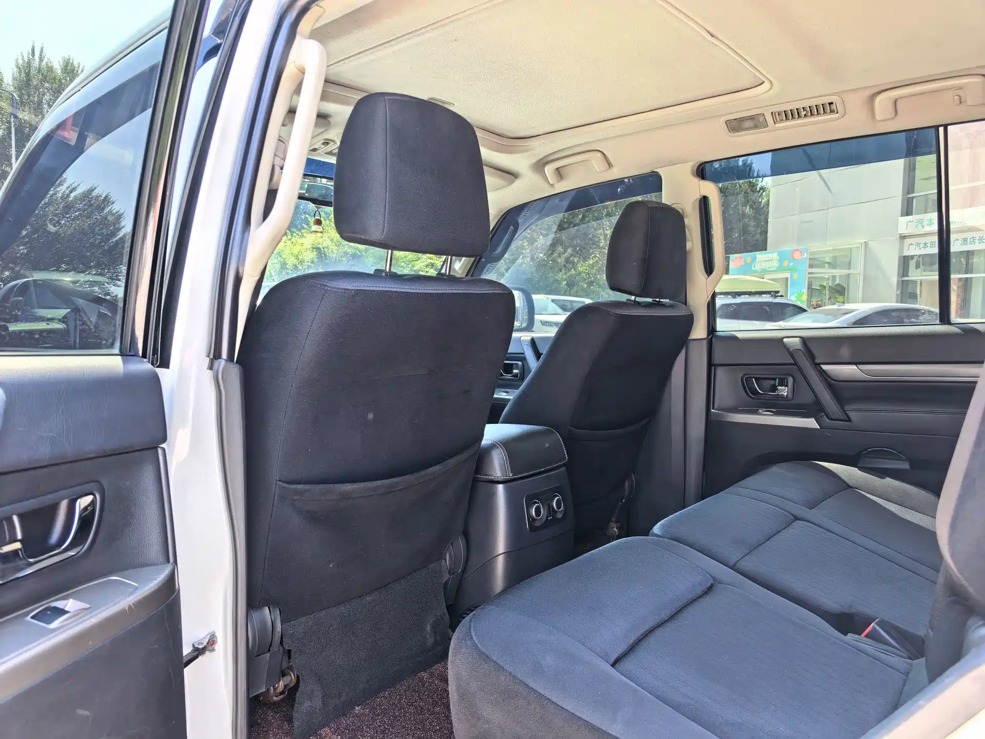 Фото 6 - Mitsubishi Pajero (Import)