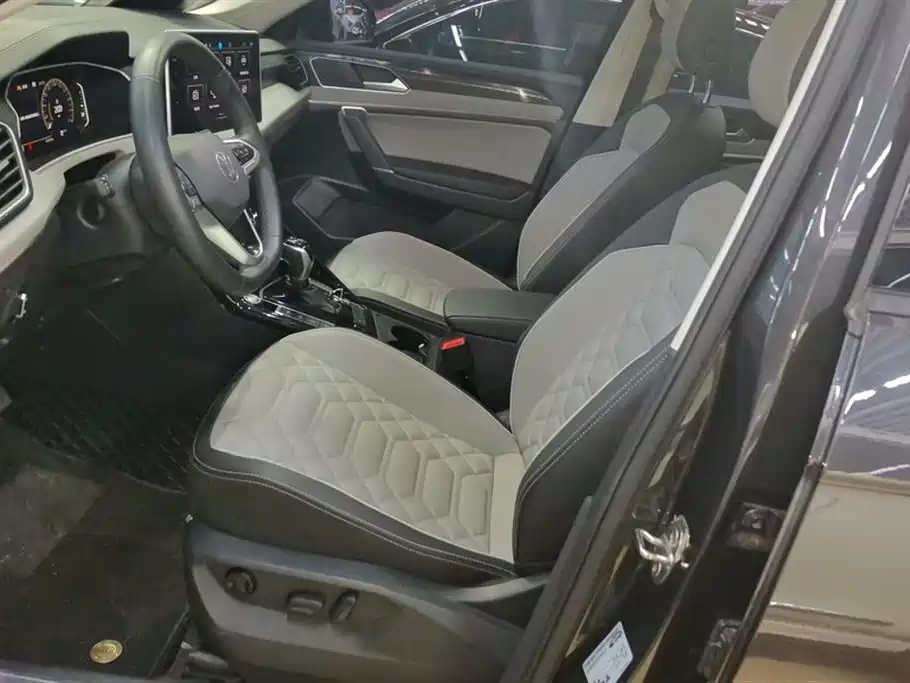Volkswagen Tayron 2024 330TSI 2WD Luxury Plus Advanced фото 9