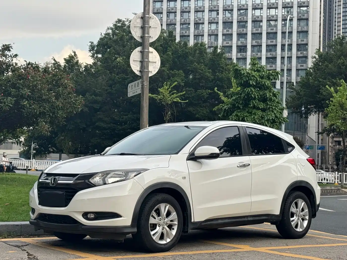Honda Vezel 2015 2015 1.8L CVT FWD Elite