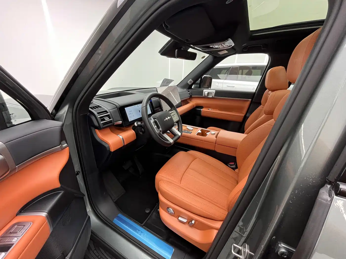 Fang Cheng Bao Titanium 7 2026 2025 AWD Base Model