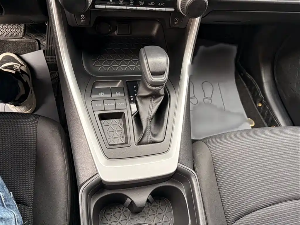 Toyota RAV4 Rongfang 2022 2.0L CVT 2WD Urban Edition фото 19