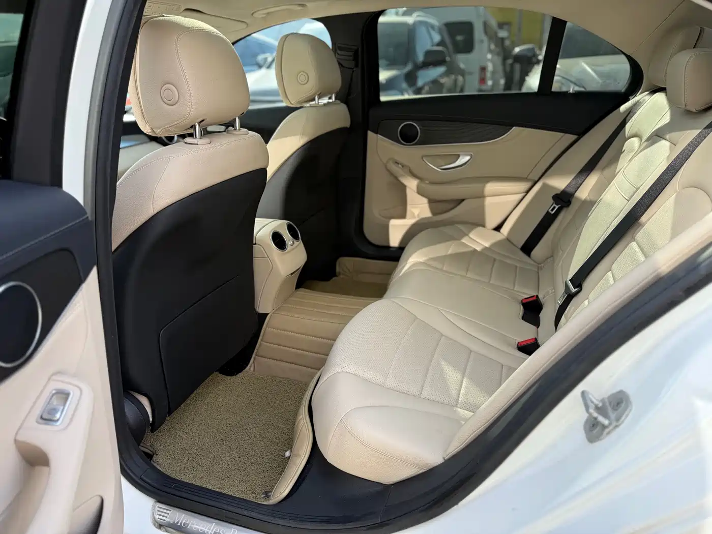 Mercedes-Benz C-Class 2015 Facelift C 200 L Sport фото 13