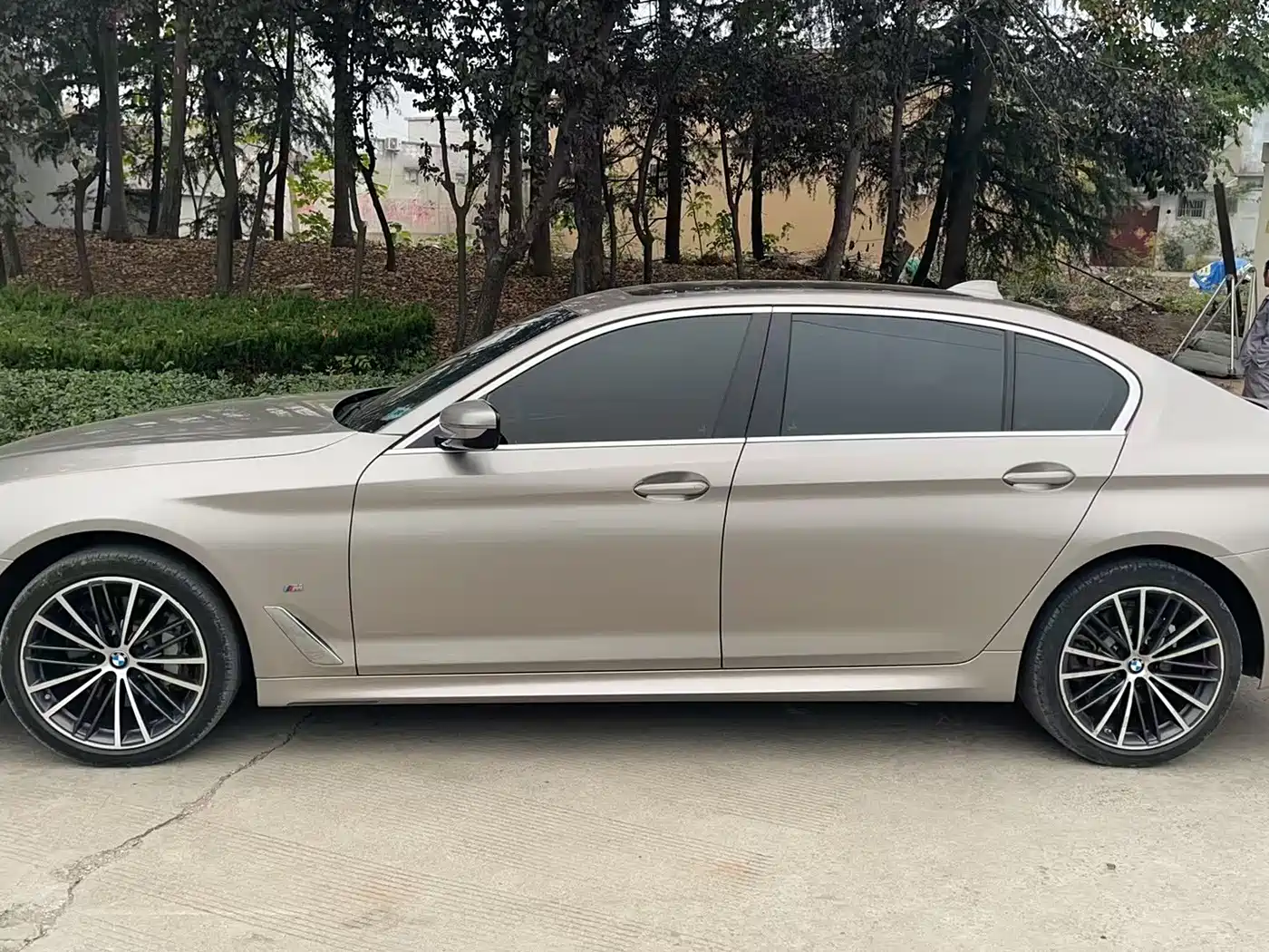 BMW 5-SERIES