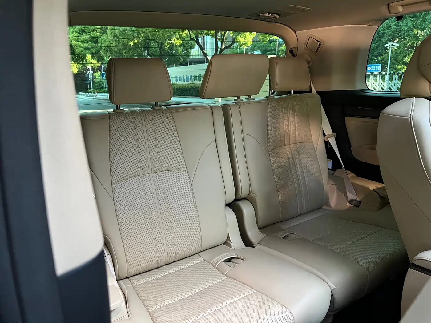 Toyota Vellfire 2019 Hybrid 2.5L HV Premium Edition фото 11