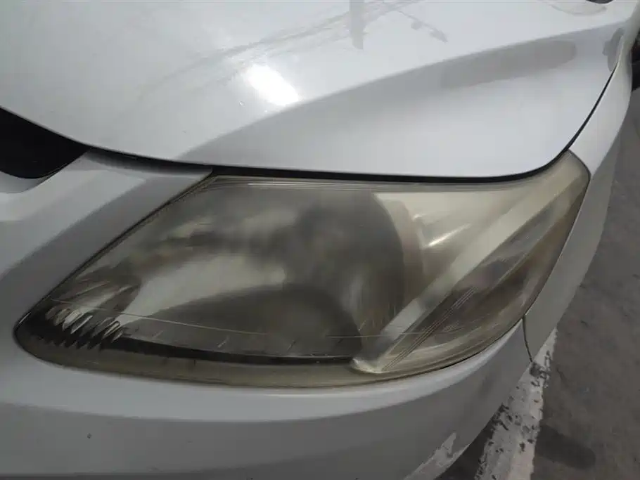 Chevrolet Sail 2011 Hatchback 1.4L Manual Happiness Edition фото 5