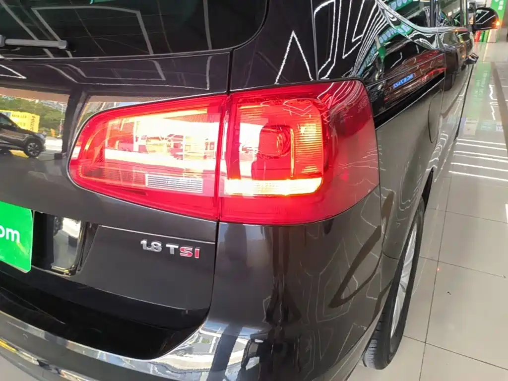 Фото 8 - Volkswagen Sharan