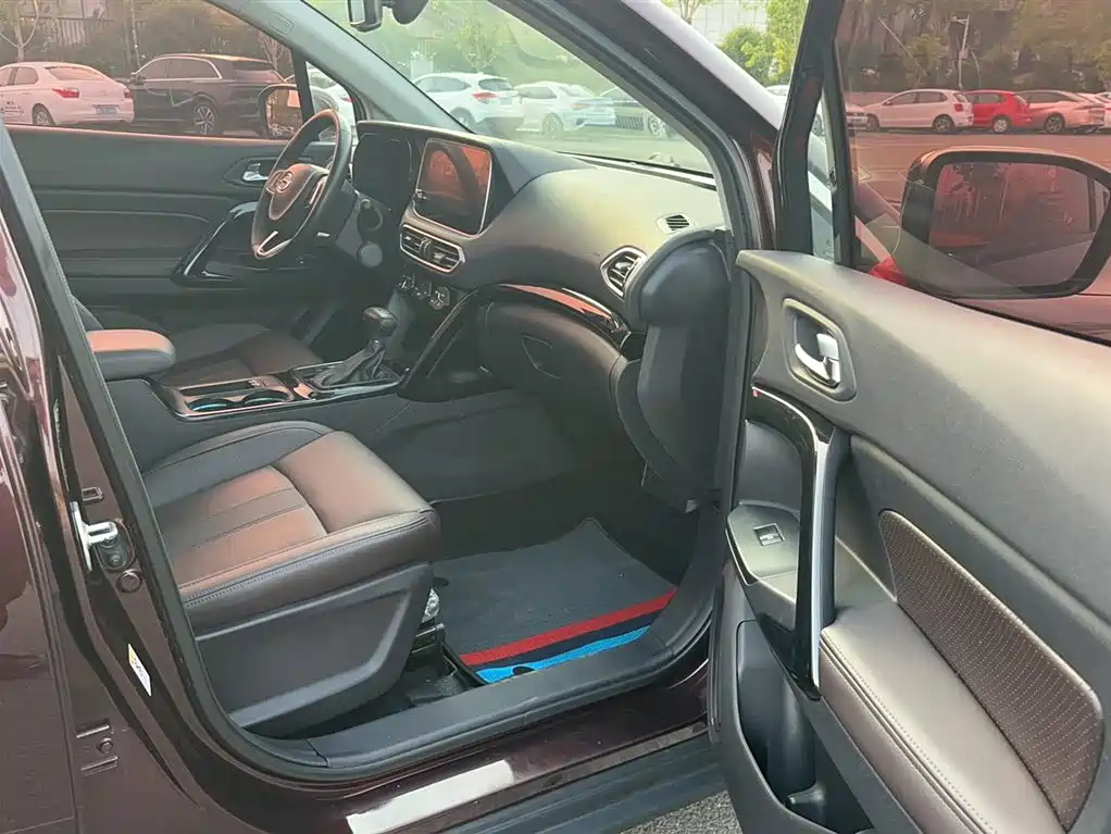 GAC Trumpchi Trumpchi GS4 2018 235T Auto 2WD Supreme Edition фото 18
