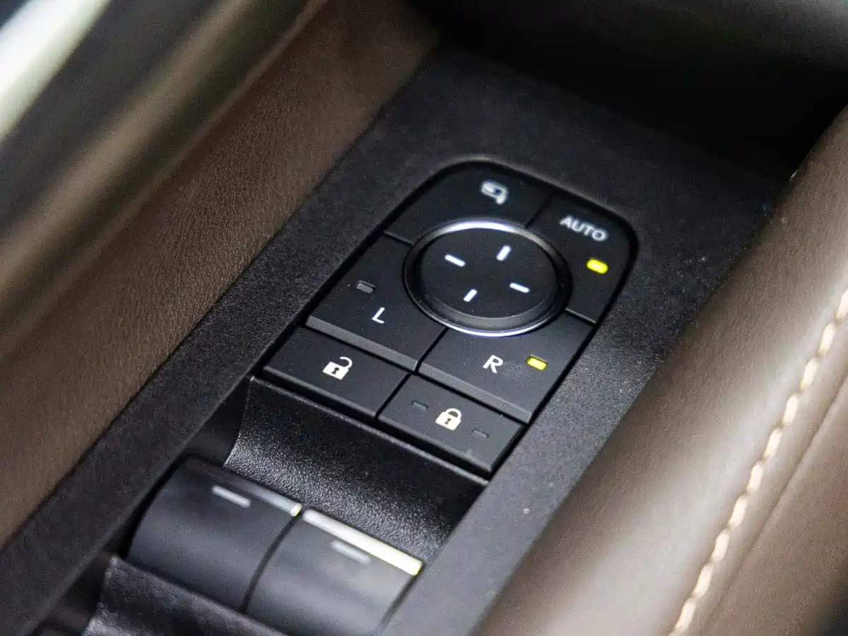 Toyota Vellfire 2024 Crown Hybrid 2.5L Premium Edition фото 5