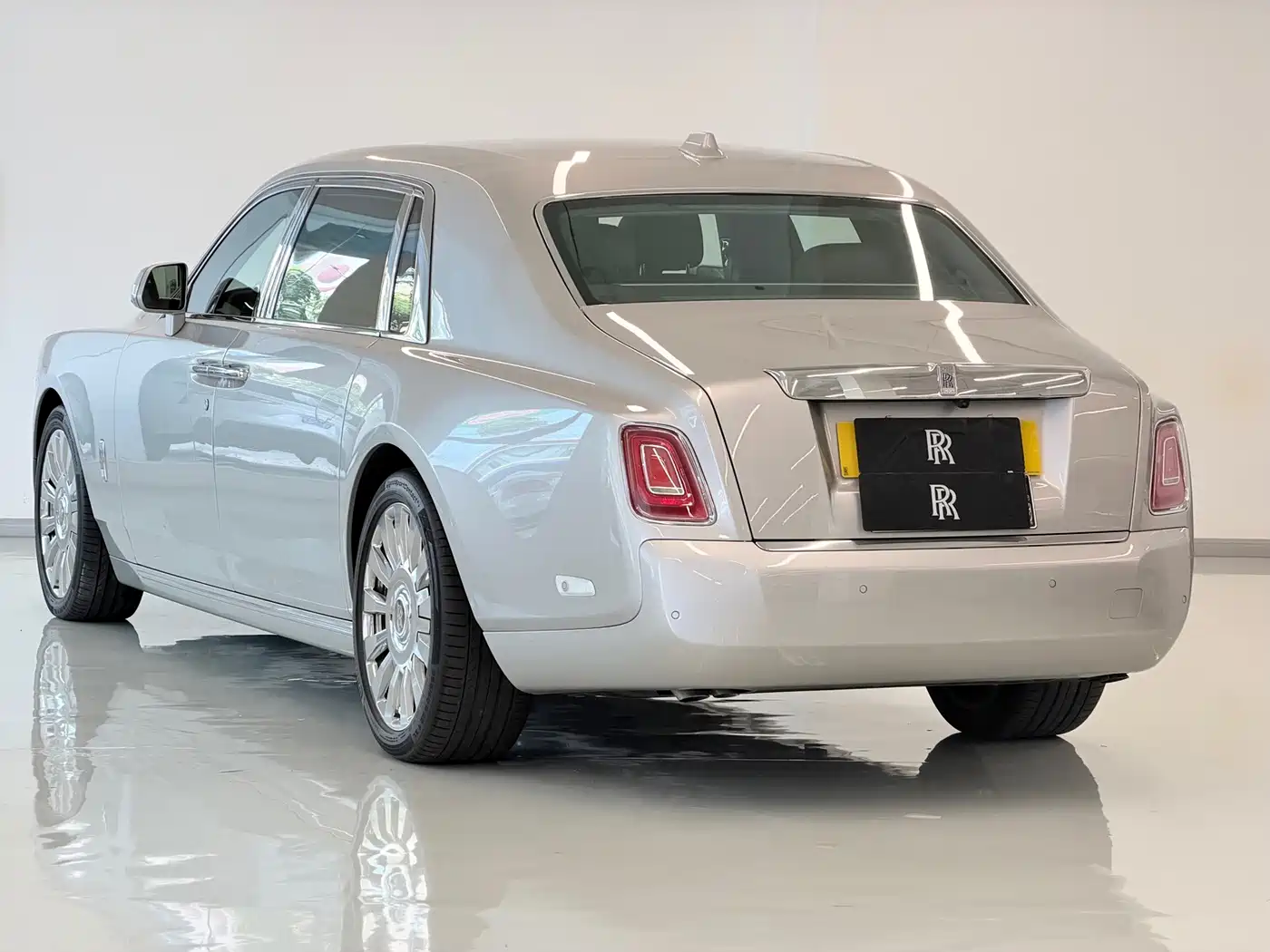 Rolls-Royce Phantom 2019 2018 6.7T Long Wheelbase Version