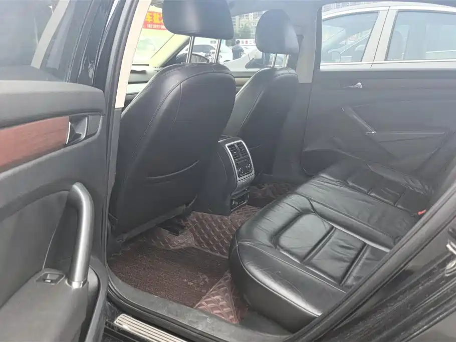 Volkswagen Passat 2014 1.8TSI DSG Luxury Edition фото 11