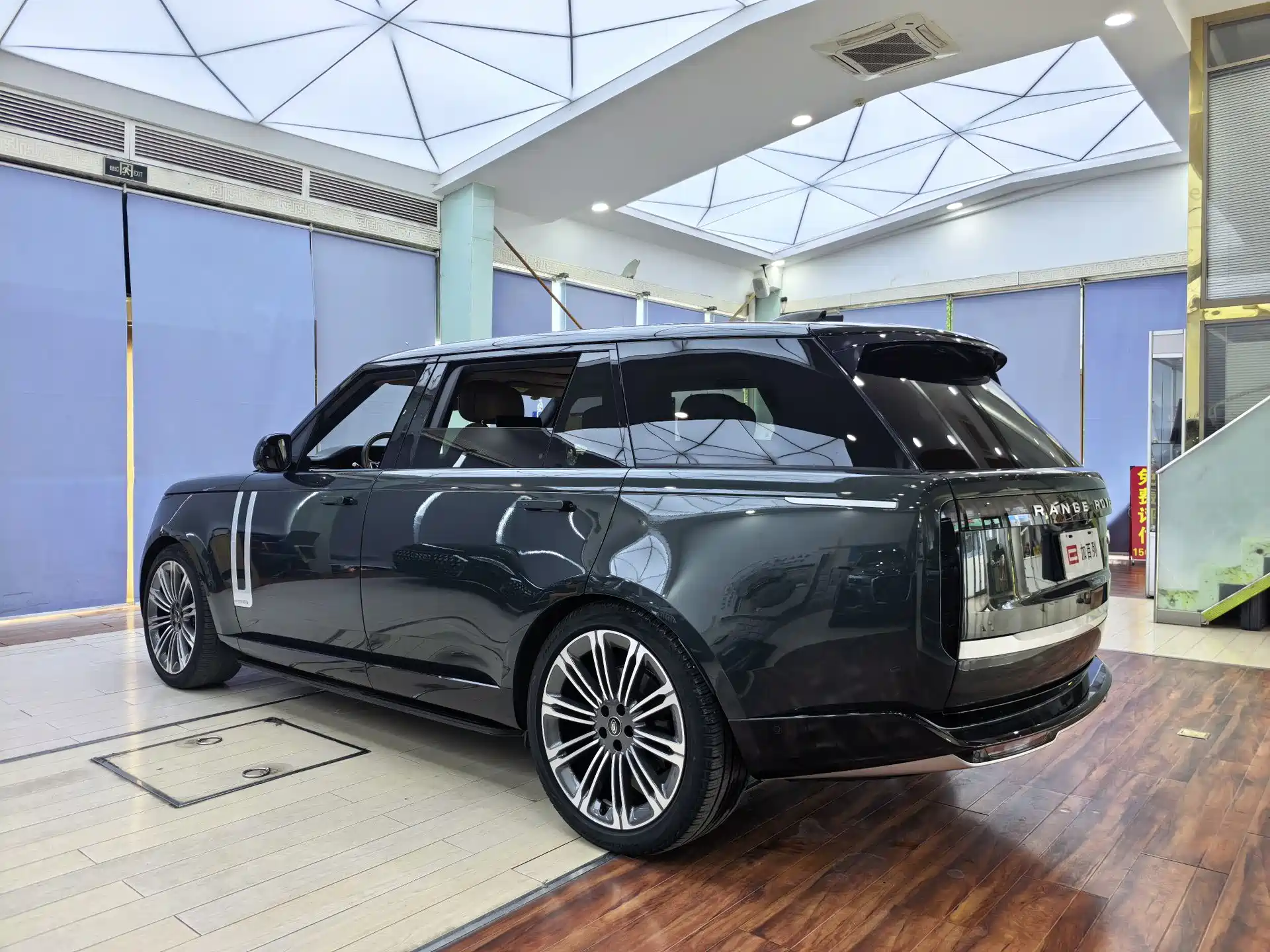 Фото 22 - Land Rover Range Rover