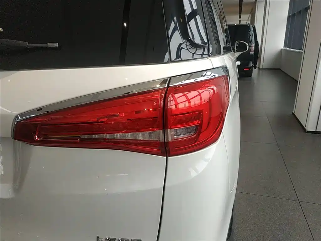 Buick GL8 2017 ES 28T Comfort Type China V фото 8