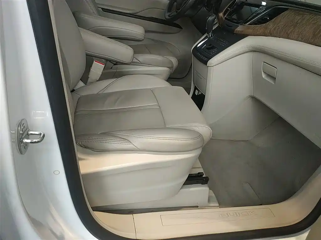 Buick GL8 2017 ES 28T Comfort Type China V фото 25