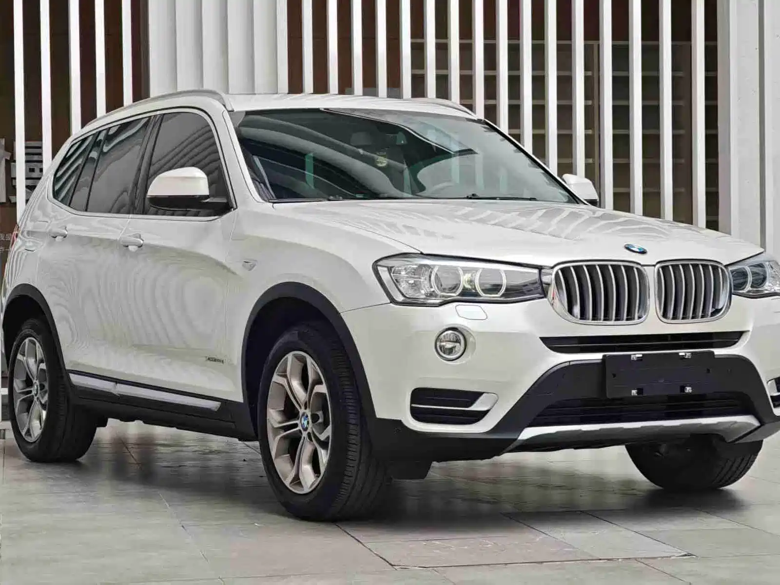 Photo 3 - BMW X3 (Import)