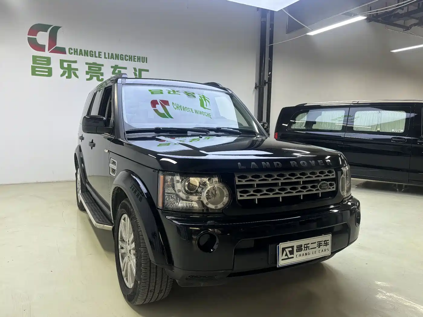 Land Rover Discovery 2012 5.0 V8 SE фото 16