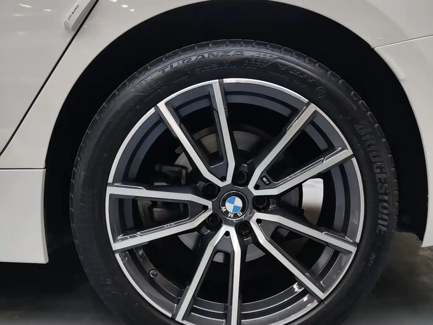 BMW 3 Series 2023 320Li M Sport Package фото 15