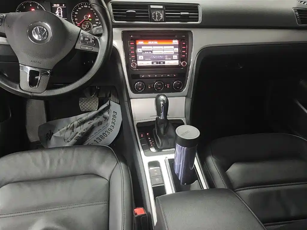 Volkswagen Passat 2015 1.8TSI DSG Honor Edition фото 13