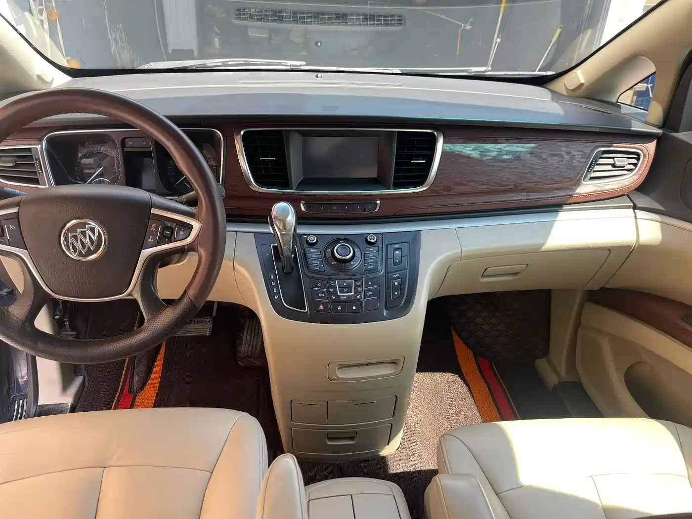 Buick GL8 2014 3.0L GT Luxury Business Elegance фото 6