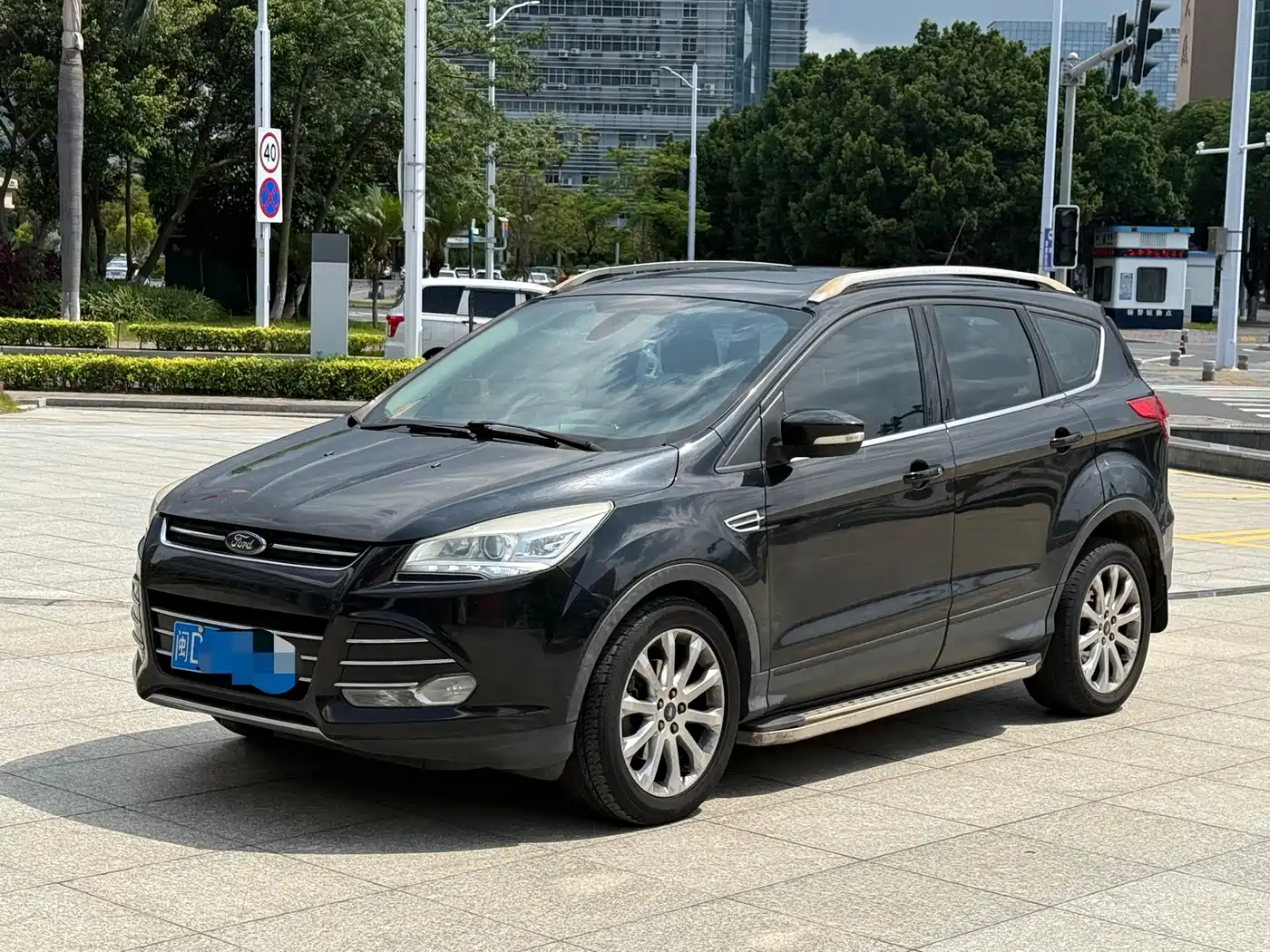 Photo 1 - Ford Kuga