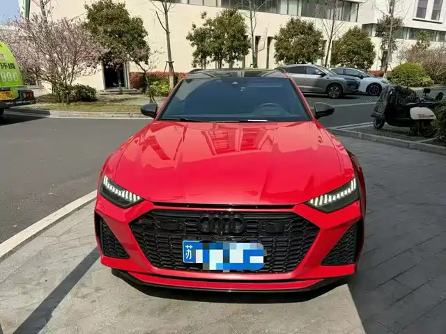 AUDI RS 6