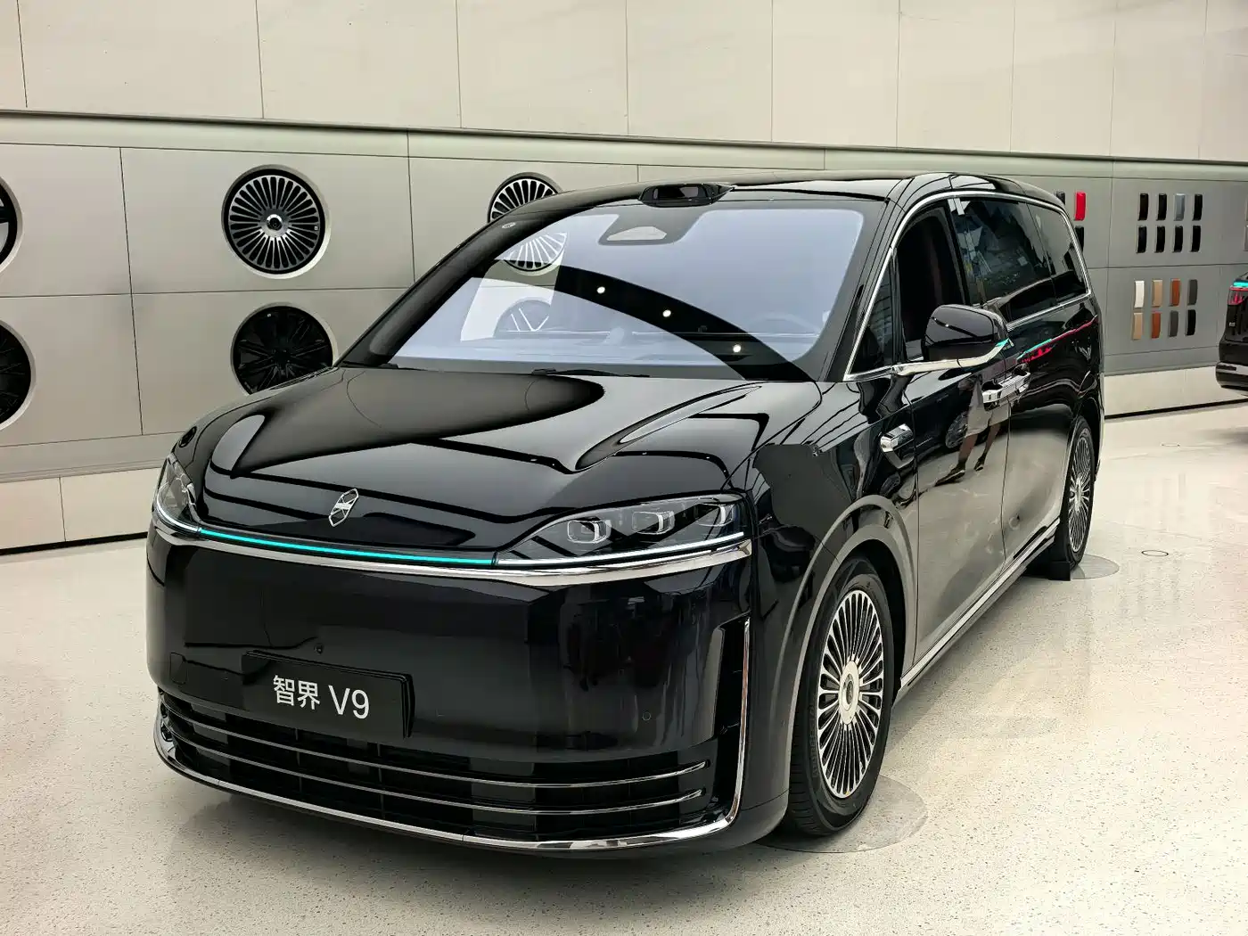 Zhijie Zunjie MPV