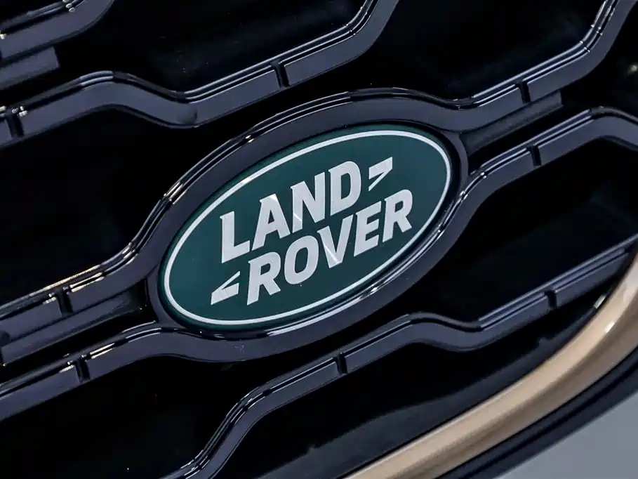 Land Rover Range Rover Evoque 2023 Range Rover Evoque L 249PS Corinthian Bronze Special Edition фото 25