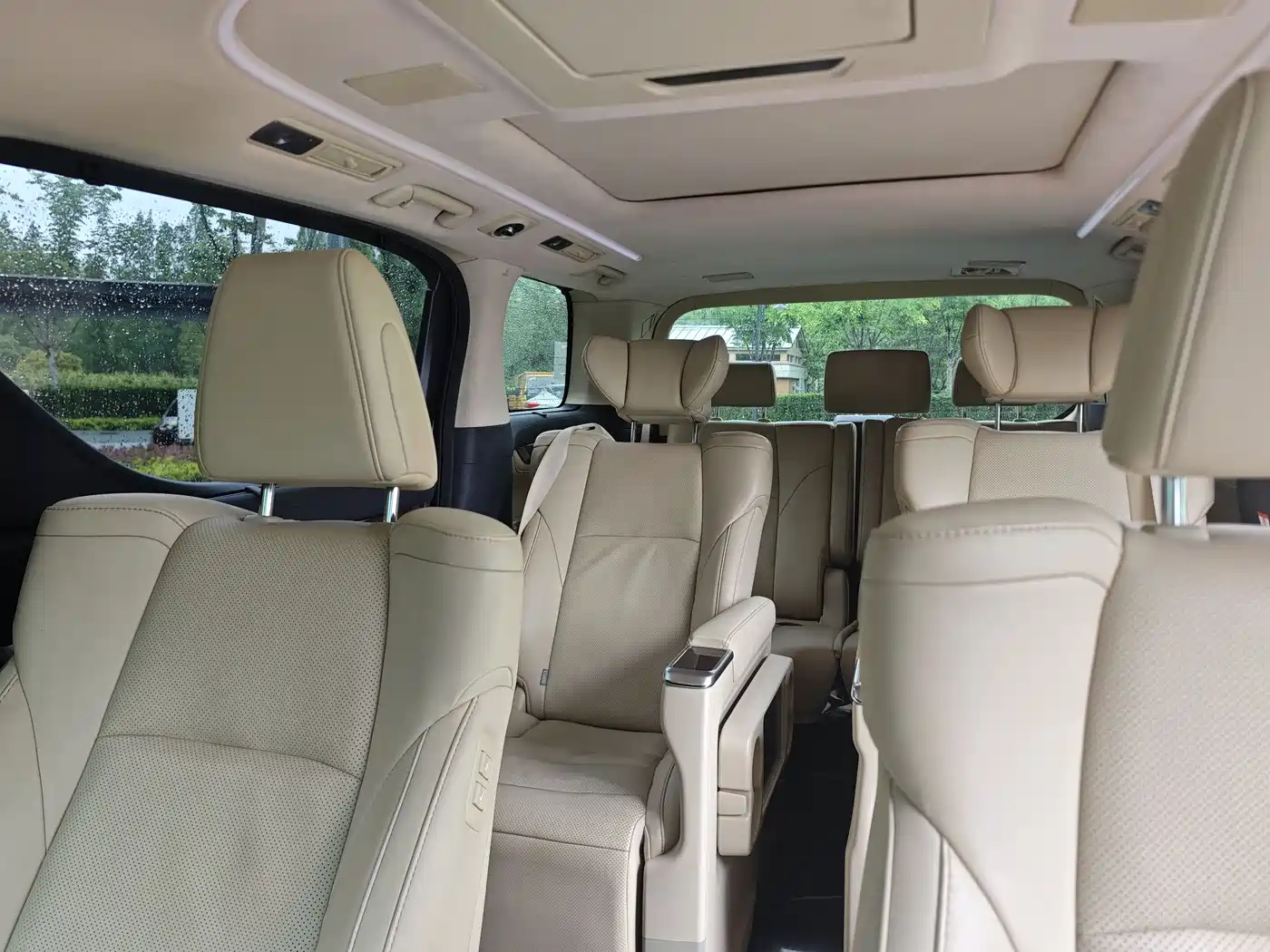 Toyota Alphard 2021 Hybrid 2.5L Premium фото 10