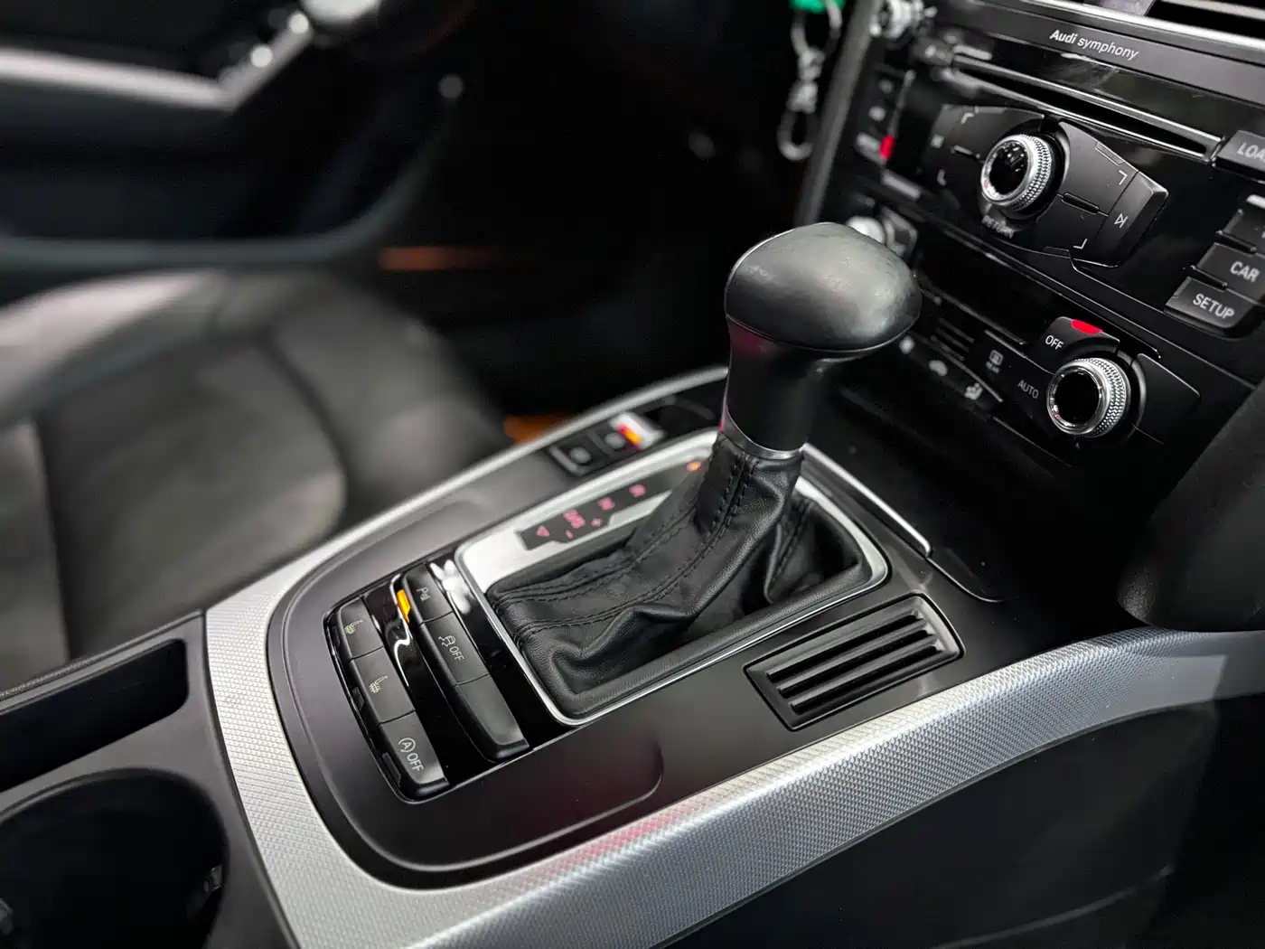 Audi A4L 2015 45 TFSI quattro Individual Sport фото 29