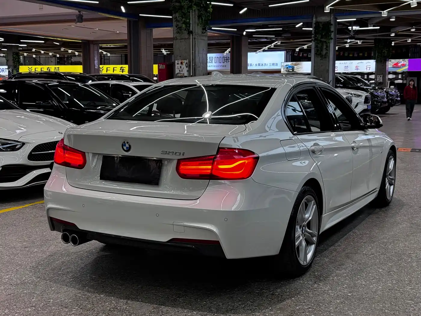 BMW 3 Series 2018 320i M Sport Package фото 4