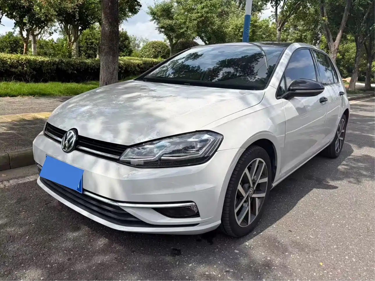 Фото 1 - Volkswagen Golf