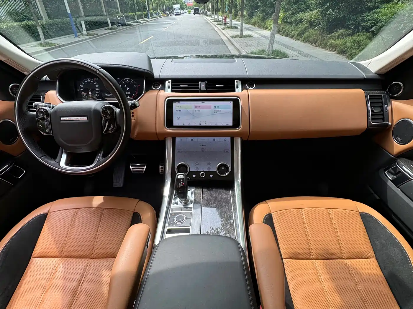 Land Rover Range Rover Sport 2022 3.0 L6 Gloss Black Edition фото 9