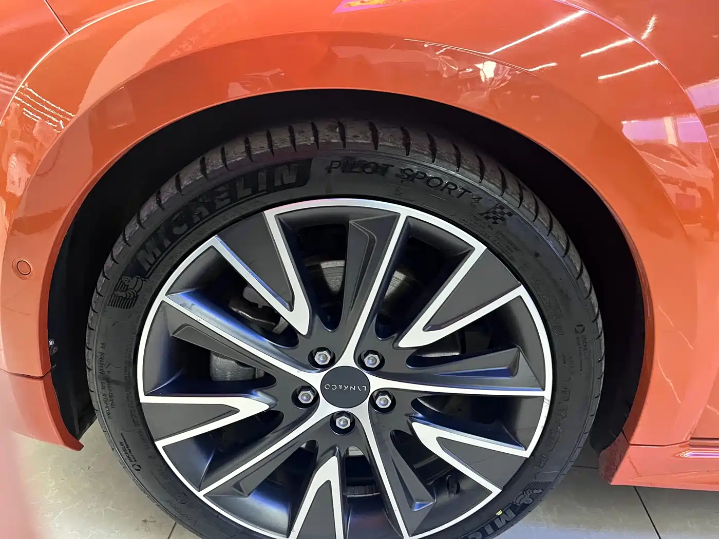 Lynk & Co 02 Hatchback 2022 2.0TD Plus фото 17