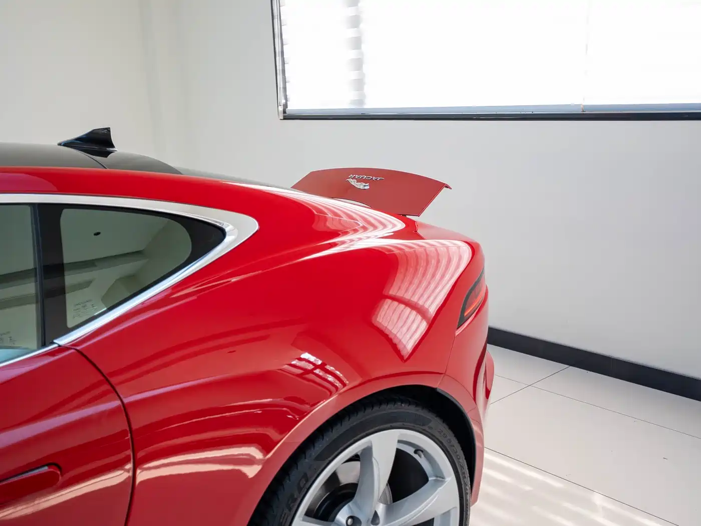 Jaguar F-TYPE 2018 2019 2.0T Coupe