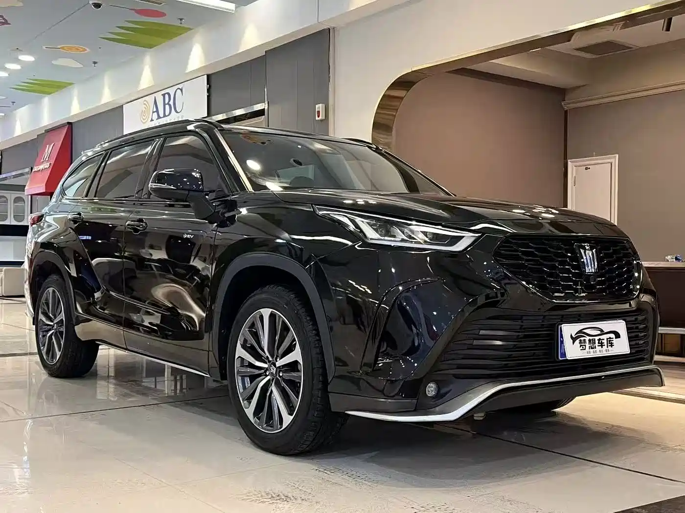 Toyota Crown Kluger 2024 2.5L HEV 4WD Luxury Edition фото 3