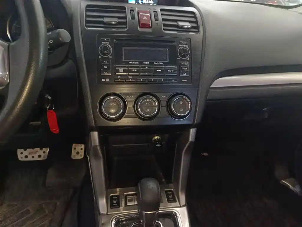 Subaru Forester 2013 2.5i Automatic Luxury Edition фото 13