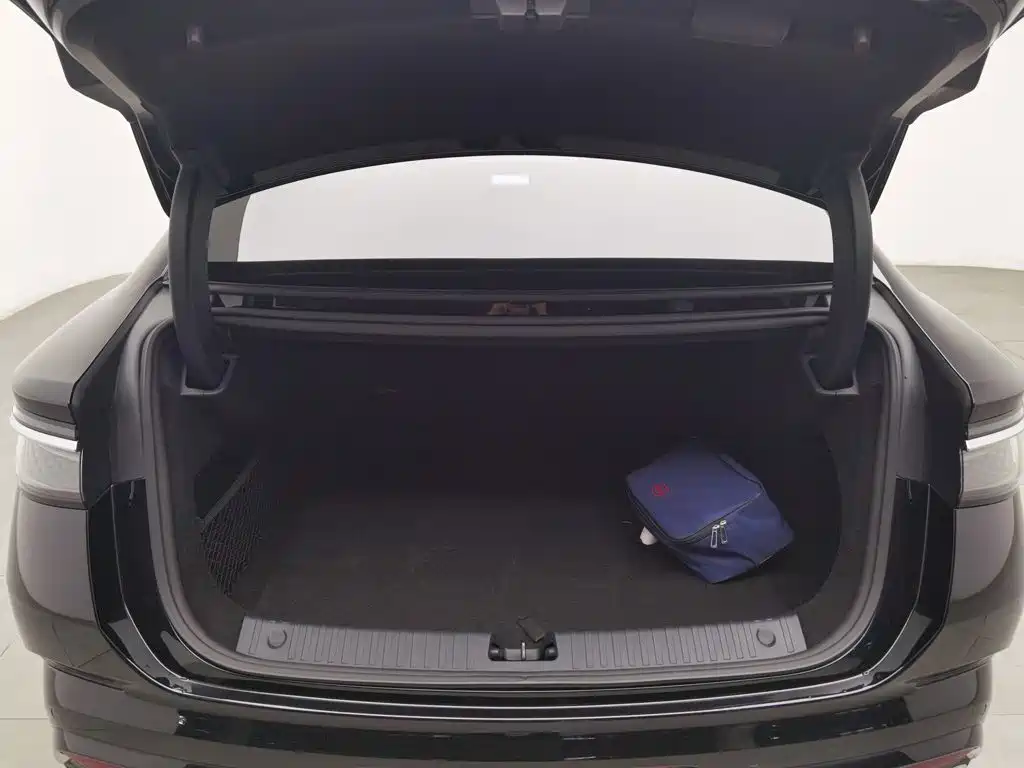 BYD Seal 2024 2024 Glory Edition DM-i 1.5L 121km Luxury