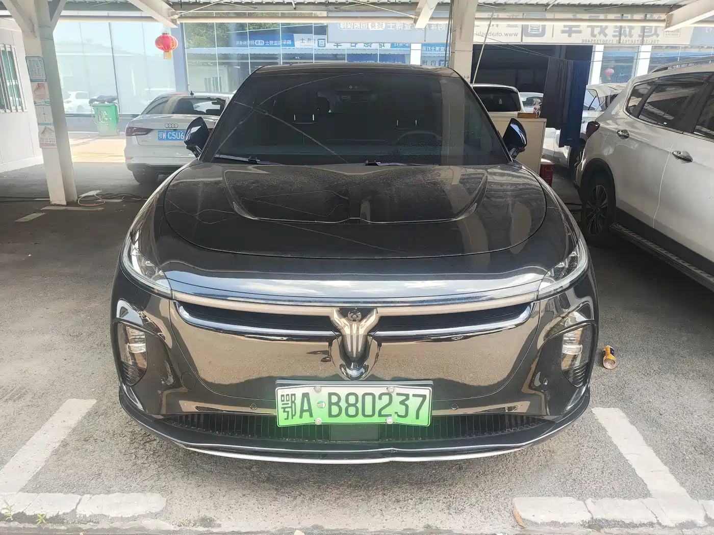 Автомобиль Voyah Auto Voyah Zhiyin (2025)
