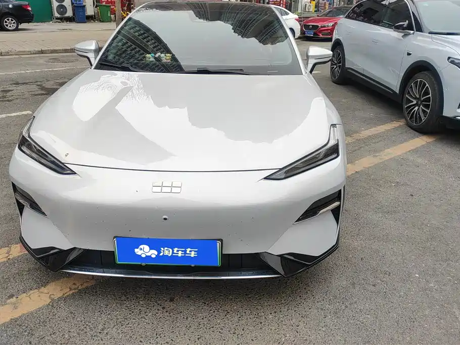 GEELY GALAXY GALAXY E8