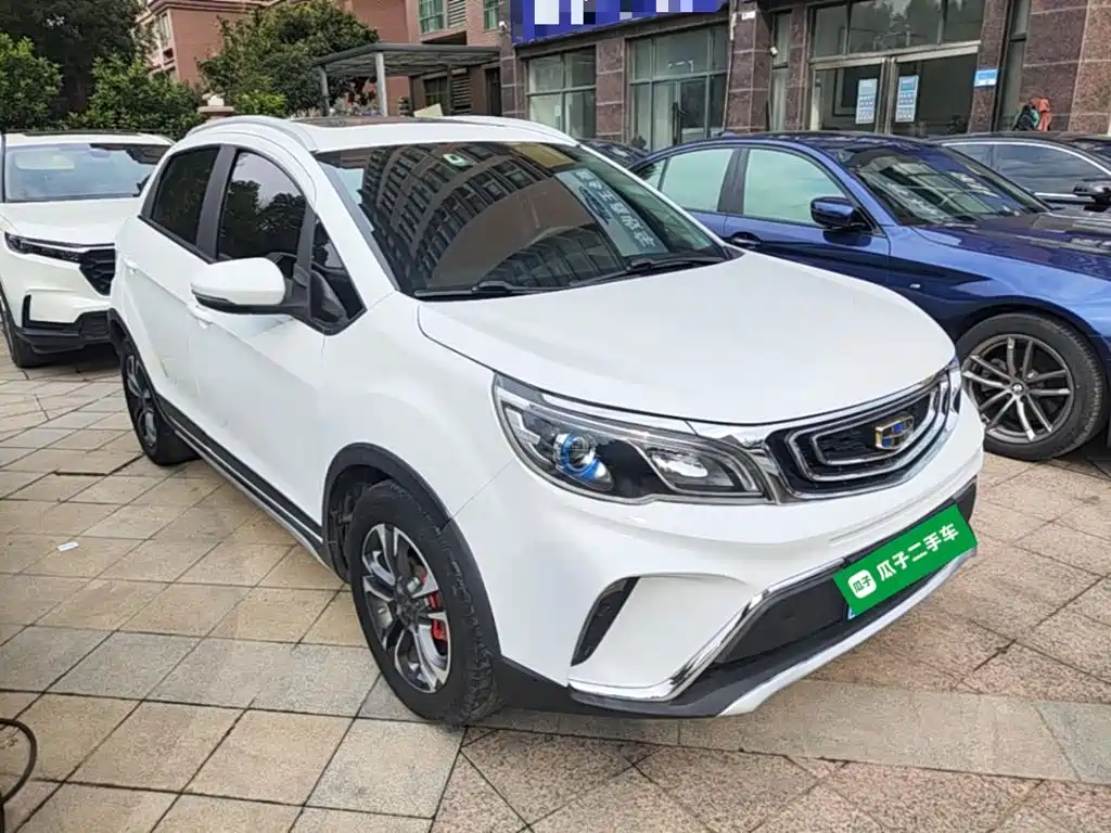 Фото 4 - Geely Vision X3