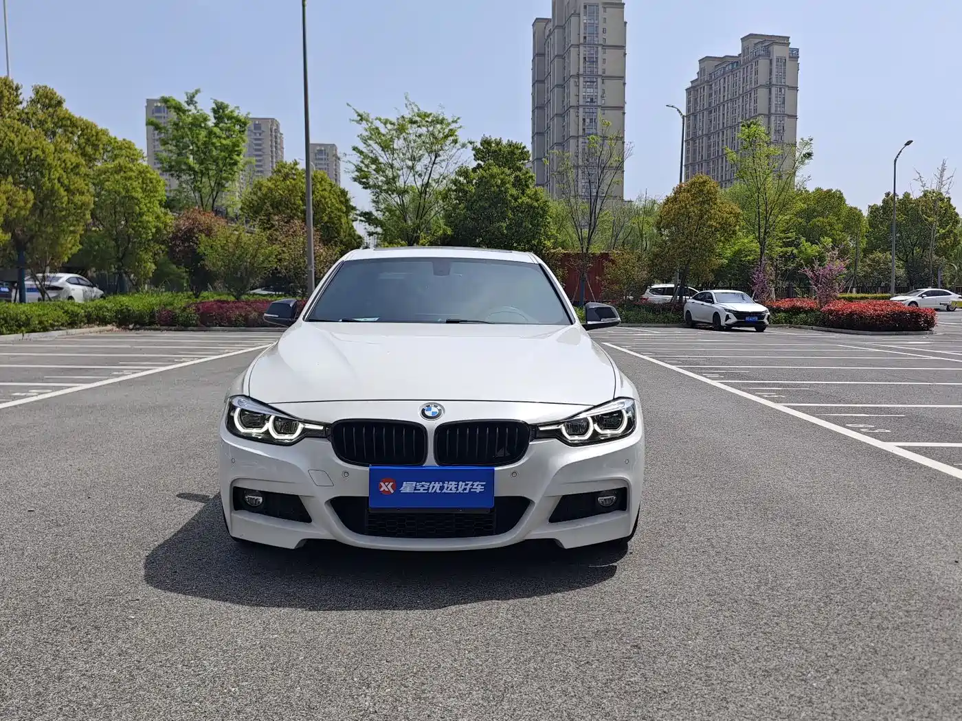 BMW 3 Series 2019 320i M Sport Black Night Edition фото 2