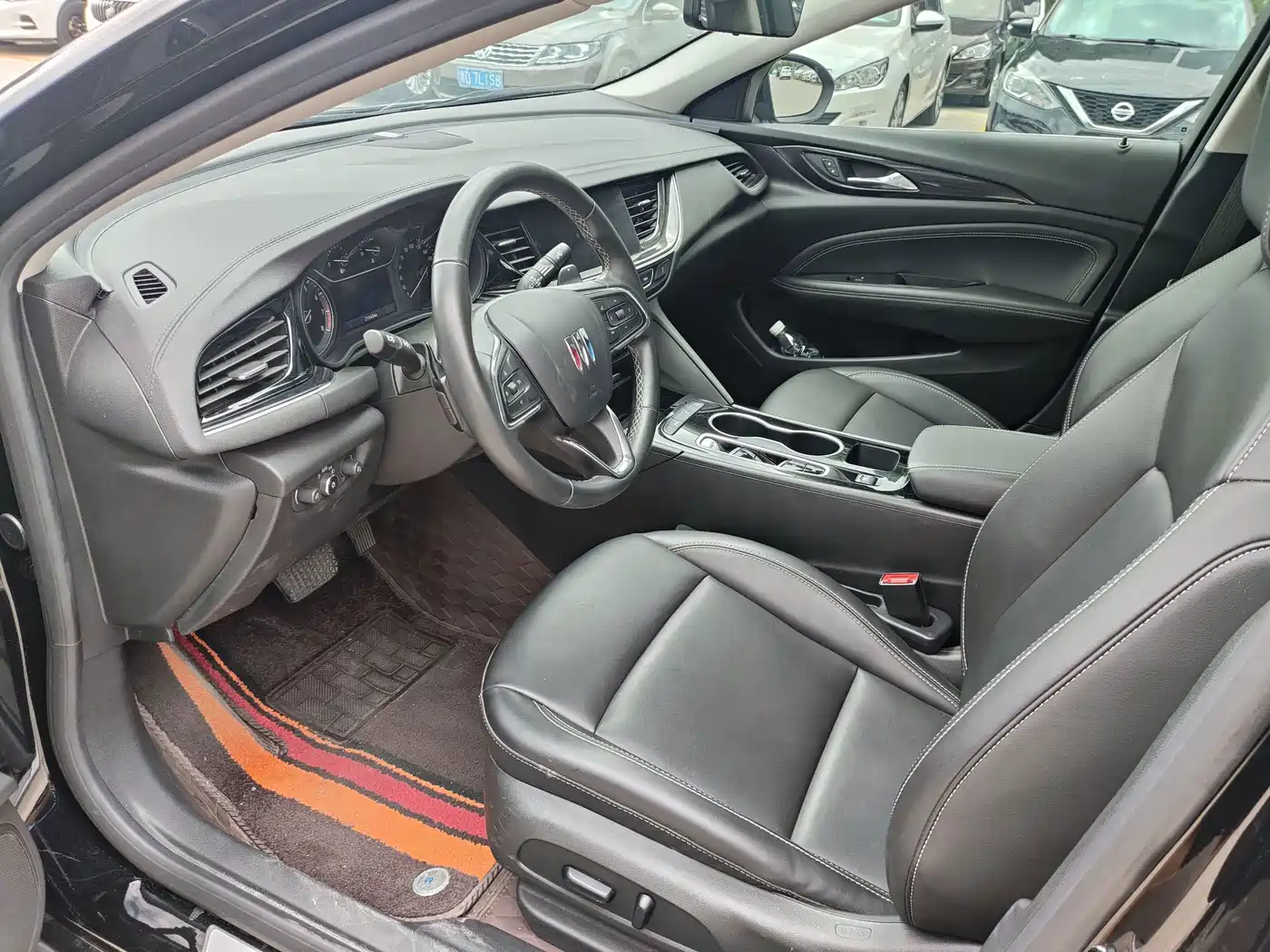 Photo 4 - Buick Regal