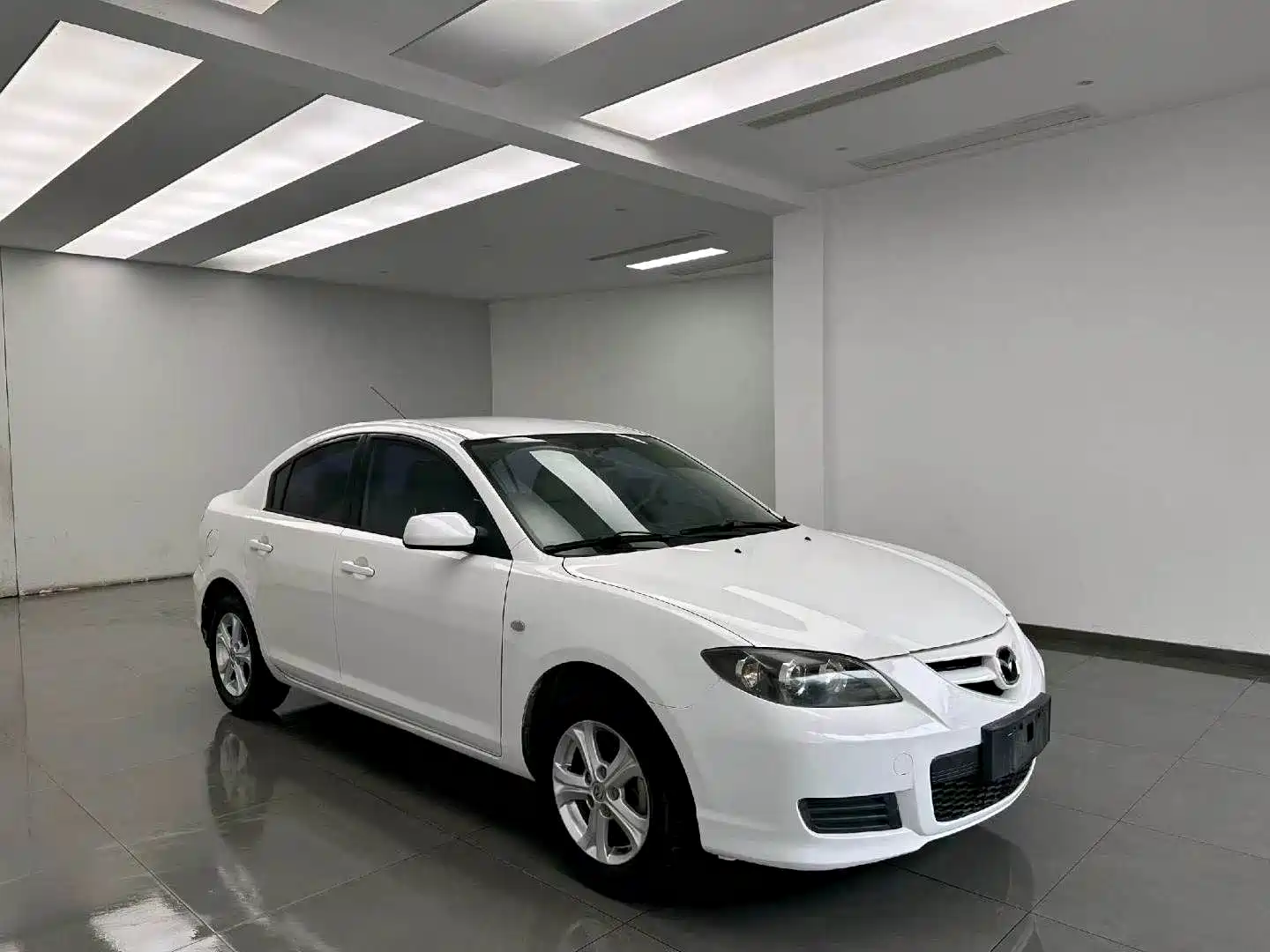 Photo 3 - Mazda 3