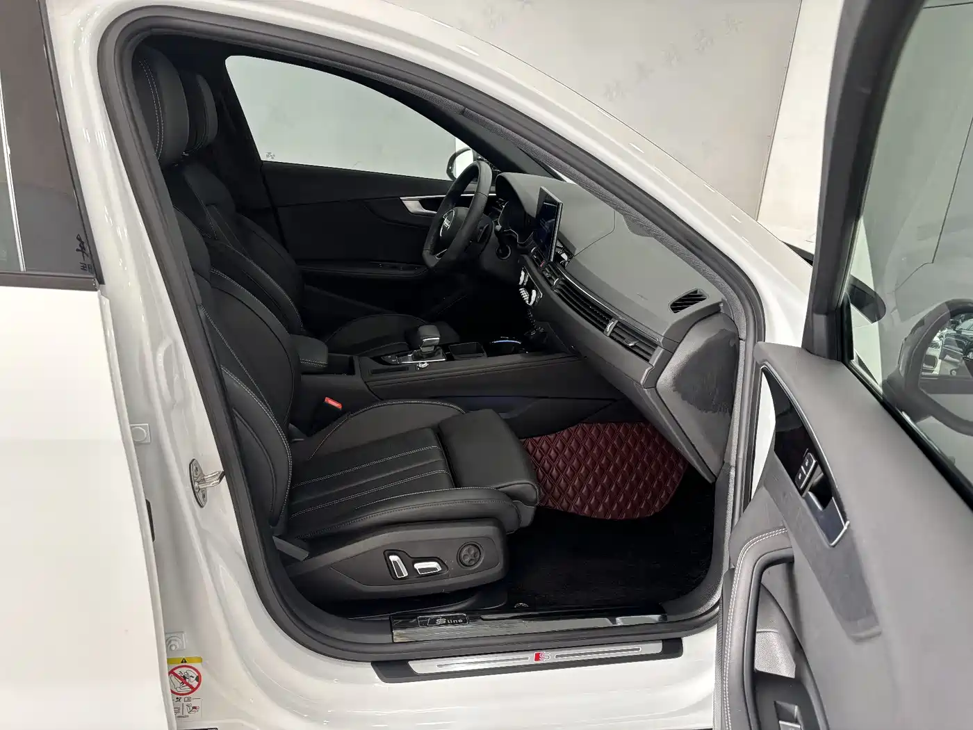 Audi A4L 2024 40 TFSI Luxury Dynamic фото 27